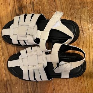 Chunky sandals